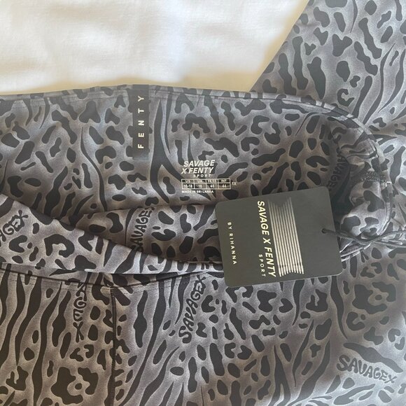 X Fenty Savage Locked & Lifted High-Waist Legging  Size 1x (US 16-18) NWT - Picture 4 of 4